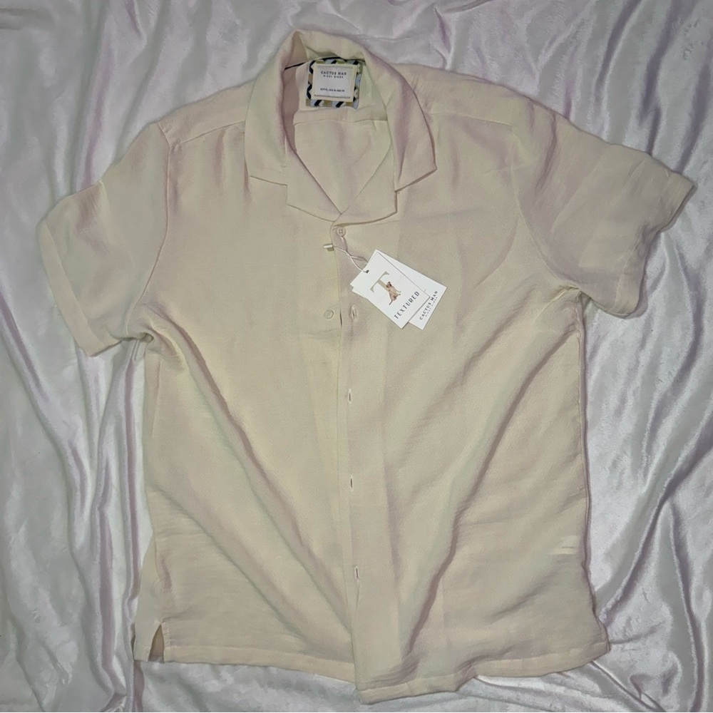 Cactus man textured button down shirt XL cream/tan color stretchy  NWT